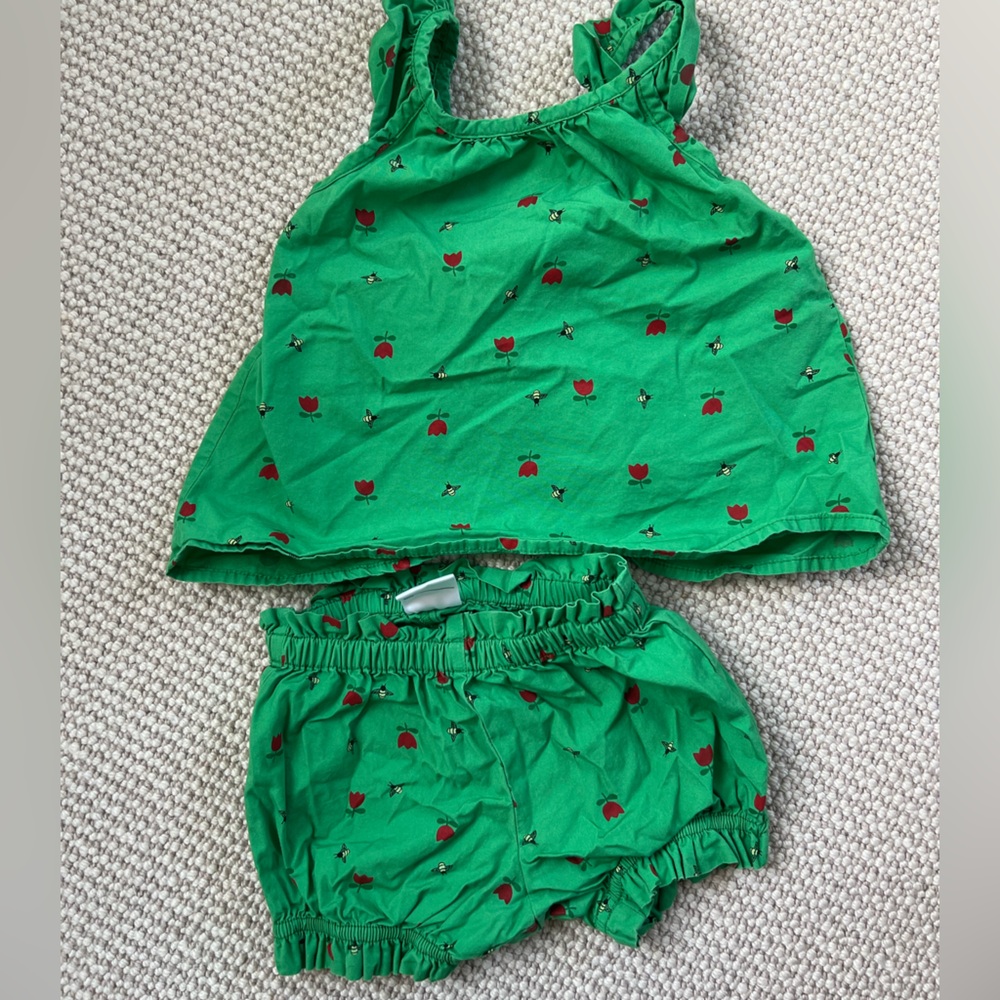 Hanna Anderson size 70 bee set